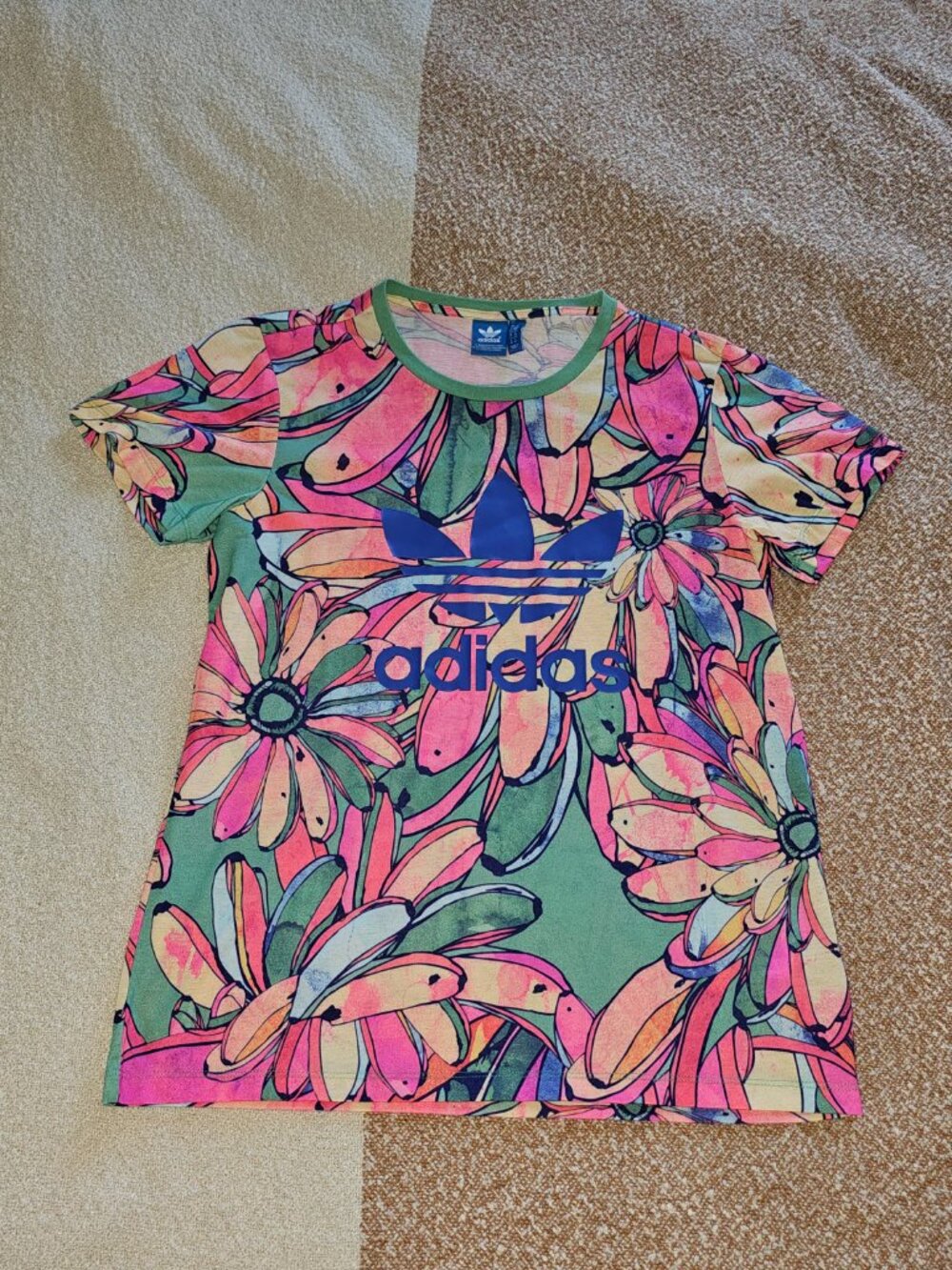 Rare Limited Edition Floral Streetwear Graphic Tee - Picture 4 of 4